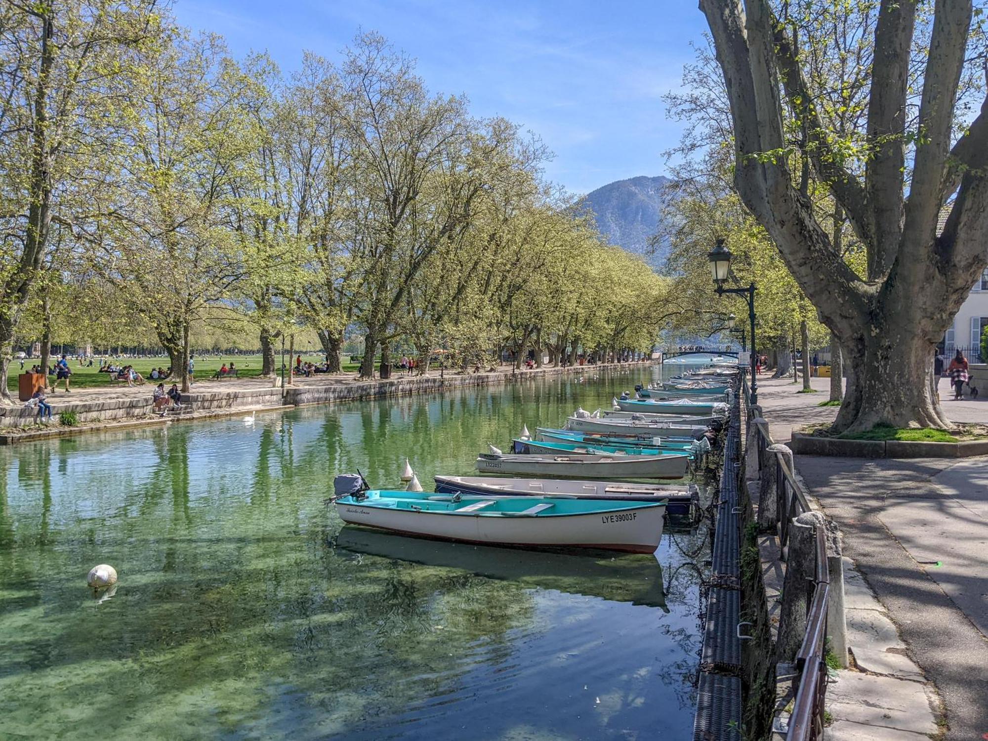 Nid Douillet Bed & Breakfast Annecy Eksteriør bilde
